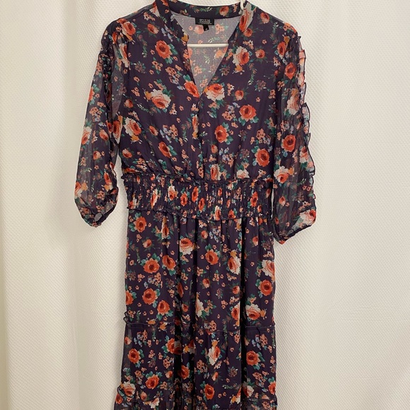 Midi floral dress. - Picture 1 of 3